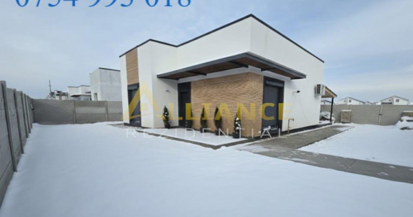 Casa stil mediteranean (zona de intrare in Comuna)