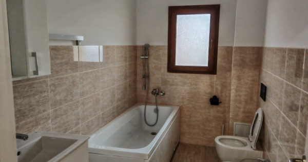 &Icirc;nchiriez casa cu 3 apartamente Iasi zona Bucium