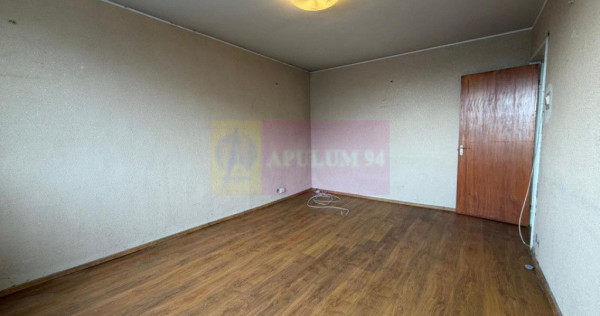 Apartament 3 camere, str Aliorului