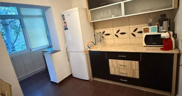 Decomandat cu 3 camere etaj 3 zona Soarelui