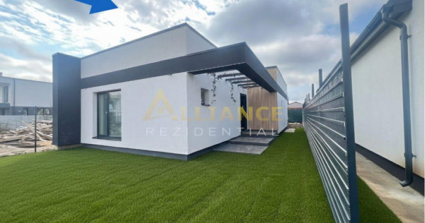 Casa de cu 3 camere,2 bai,teren 301mp