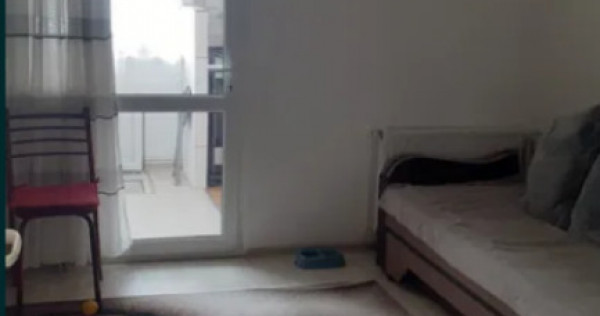 Garsoniera nedecomanata - zona Tractorul