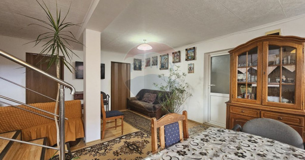 Comision 0% | 2 Case | Singur &icirc;n curte | 1025 mp teren |...