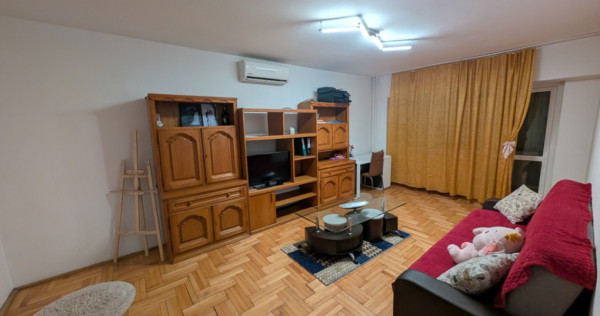 Apartament decomandat Banca Națională etaj 1, bloc 1992