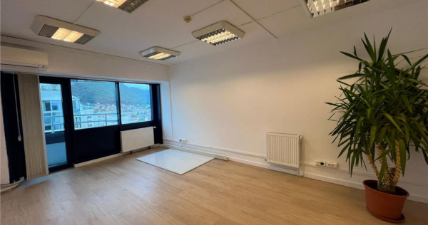 Spatiu de birouri renovat, Centrul Civic, Brasov