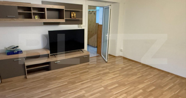 Apartament 3 camere, decomandat, mobilat, utilat, parcare si