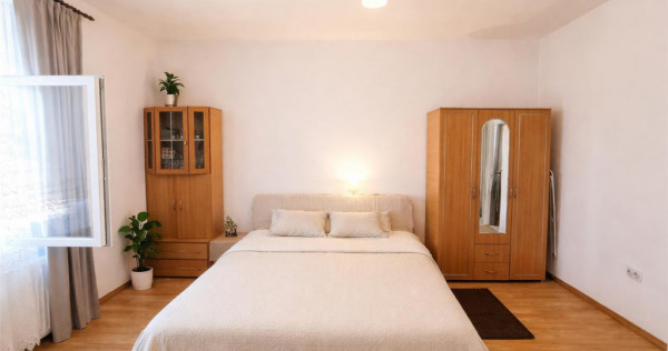 Apartament 3 camere, 140mp, cu acces auto in curte si facili