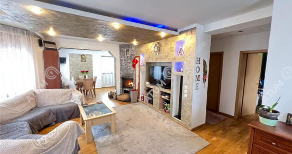 Casa individuala 5 camere 2 bai 290 mp teren zona Mall Selim