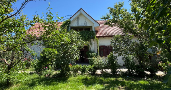 Vila P+M si ANEXA cu GARAJ, T = 1150 mp, D=28 m, Slatioara, zona centr