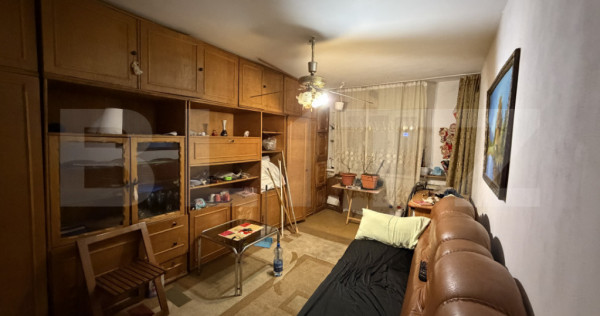 Apartament 2 camere decomandat, zona Mall