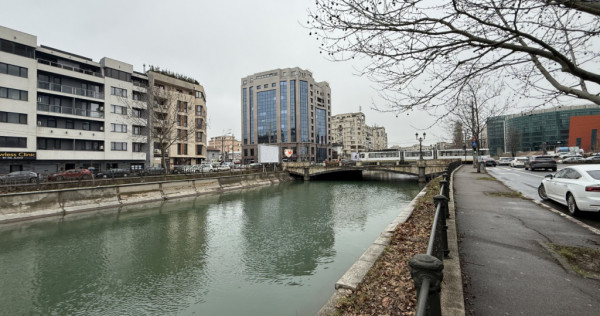 Splaiul Unirii &ndash; stradal, 3 camere decomandat, 80 mp - Lan