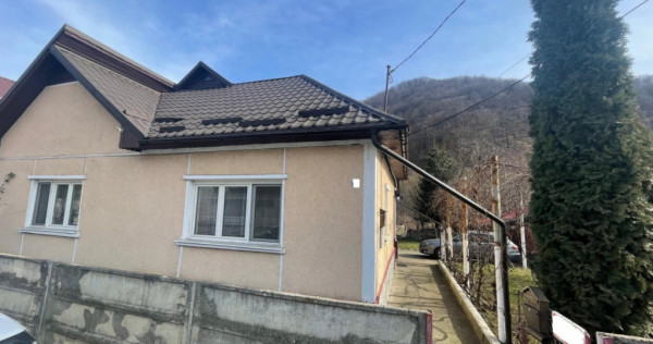 Casă unifamilială cu curte proprie, 100 mp, zona Ferneziu