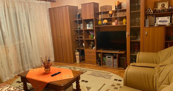 Apartament 4 camere de vanzare, zona Lama