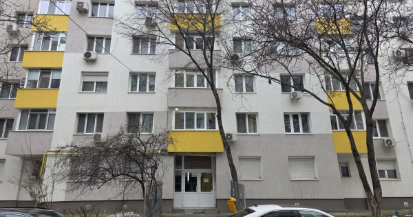 Apartament 3 camere decomandat 65 mp utili Bloc 1984 reab...