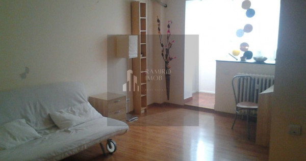 Garsoniera 34 mp zona Titan