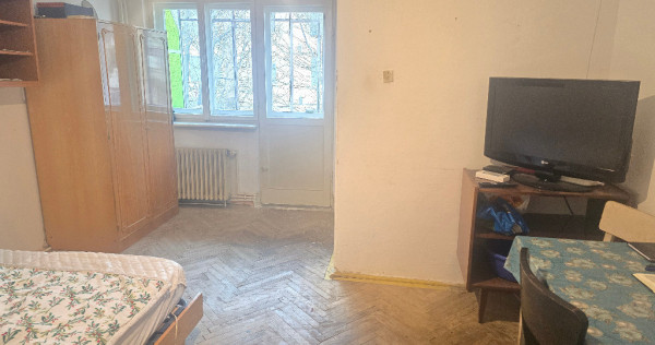 Vand garsoniera in Deva, zona Dacia, etaj 1, mobilata