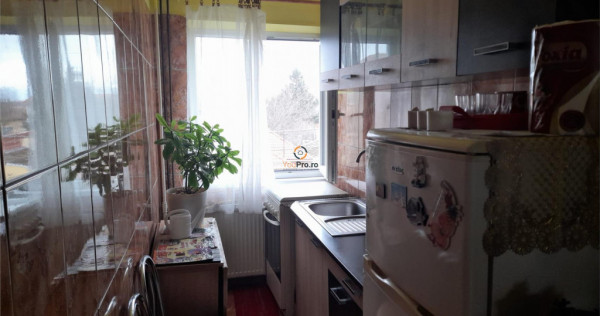 Apartament Etaj 2 zona Sagului