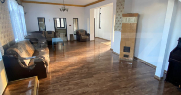 Casă mare, &icirc;n Centrul Vechi din Deva - 10 camere, ideal lo