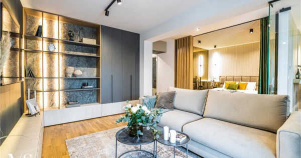 Cosmopolit Central, LUX in fin aliniament, mobilat, echipa