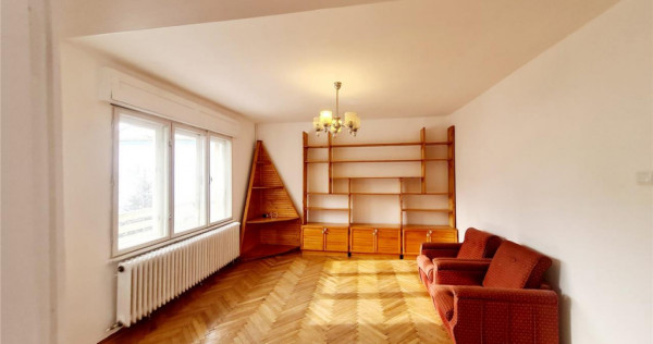 Nivel in vila, 4 camere, cu garaj, curte proprie, Central,