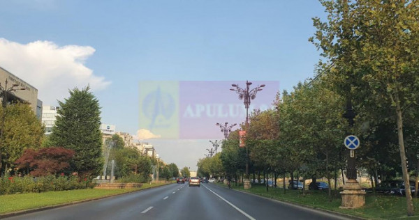 Vanzare apartament de 3 camere bd Unirii, vedere bulevard...