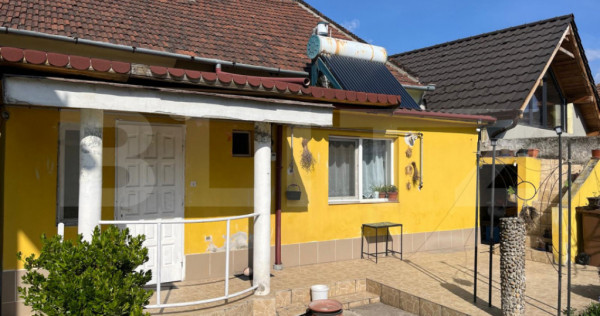 Casa Oradea ultracentrala, cu gard imprejmuire din placi de