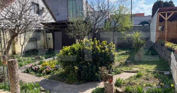Casa Oradea ultracentrala, cu gard imprejmuire din placi de