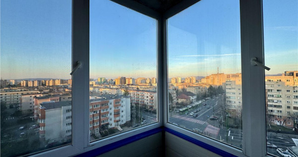 Apartament 3 camere decomandat de | Zona Judetean