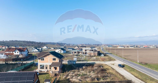 Teren intravilan cu dublu front stradal I Poiana Craitelo...