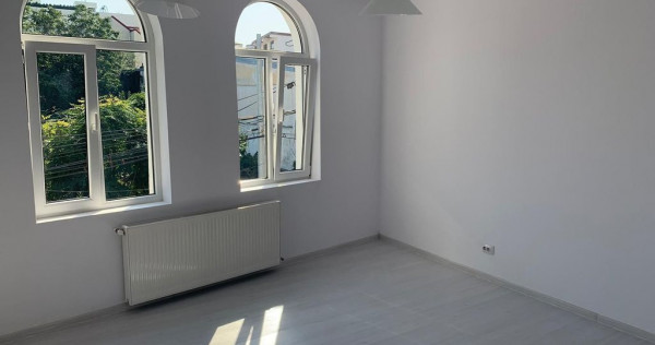 Casa cu destinatie comerciala 335 mp