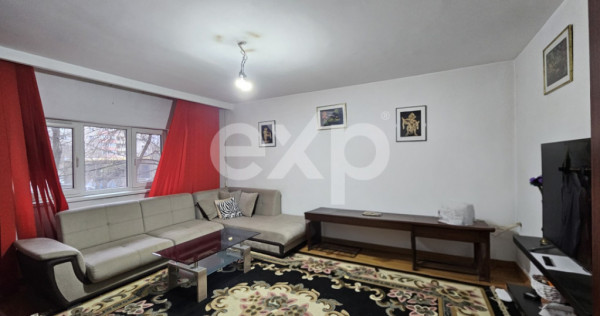 Apartament de vanzare 4 camere zona Nerva Traian