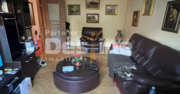 Apartament 3 camere decomandat ,Valea Ialomiței
