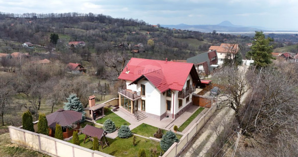 Casă de v&acirc;nzare Bran Sohodol teren intravilan 10.331 mp...