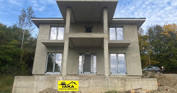 Miron Costin, casa noua, cu priveliste superba