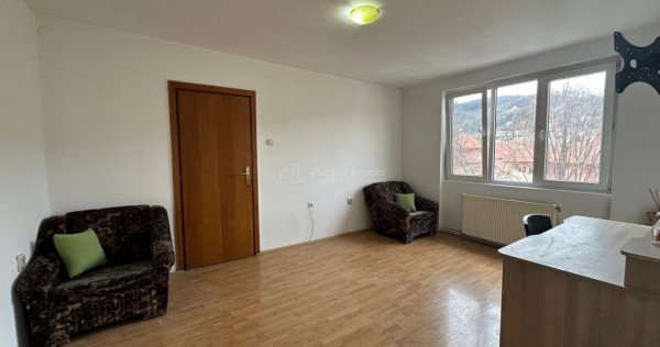 Resita, Apt. 3 cam.cf.1, semidec, Lunca