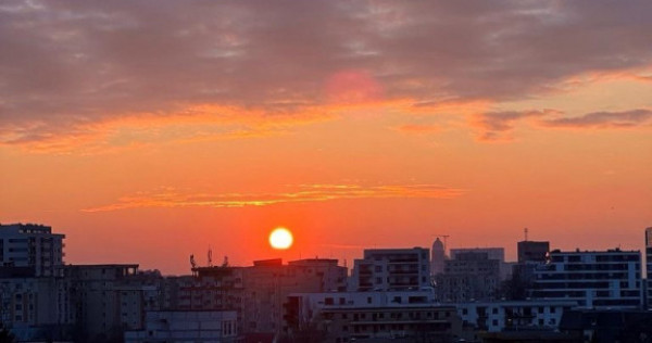 Muncii etaj 8 decomandat