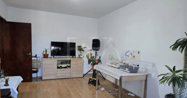 3 camere, 4/4, bloc 1981, anvelopat-Gorjului