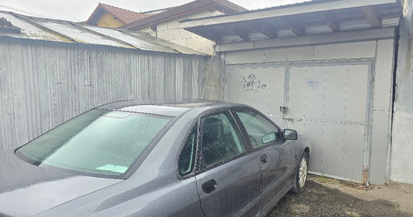Vand garaj in Deva, pe strada Cernei, suprafata utila 19 mp, construct