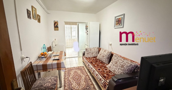 Apartament 3 camere,str.Victoriei,etaj 1,90 mp