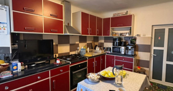 Casă 4 Camere de V&acirc;nzare Brătianu Constanța | Garaj | Te