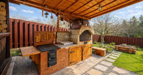 Vilă cu 7 camere și 825 mp teren &icirc;n cartierul Bucium-Iasi