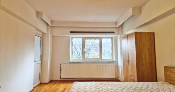 DE INCHIRIAT - 3 CAMERE, CENTRAL, BLOC CU LIFT