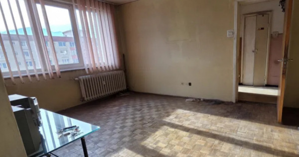 Apartament 2 camere, semidecomandat - zona Garii