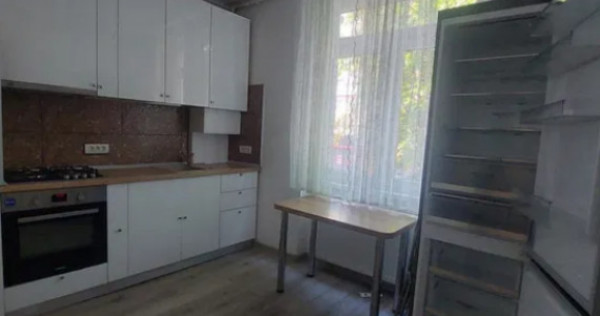 Garsoniera decomandata - zona Astra