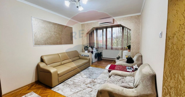 Apartament cu 3 camere de v&acirc;nzare &icirc;n zona Rogerius