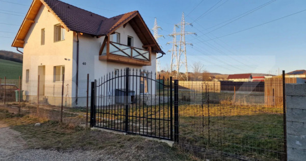 Casă individuală modernă &icirc;n S&acirc;ncraiu de Mureș &ndash; Int