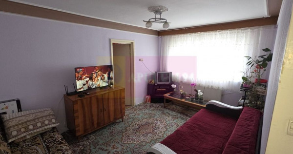 Apartament 2 camere de vanzare in Campina