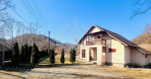 CASA DE VACANTA//ZONA BREAZA//OCINA DE JOS