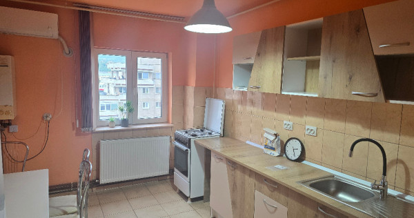 Inchiriez apartament 2 camere decomandat in Deva, ultracentral, Ulpia