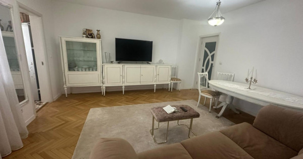 Apartament 3 camere de v&acirc;nzare Sala Palatului!